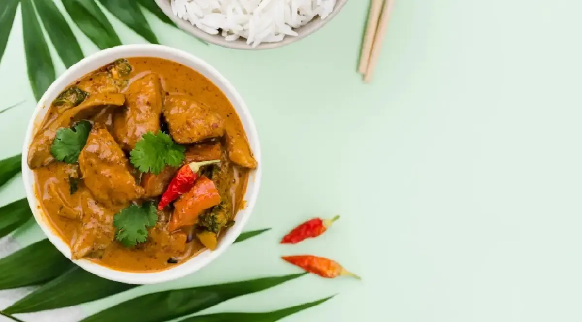 Resep Opor Ayam Padang, salah satu resep Opor Ayam Lebaran (Sumber : Freepik)