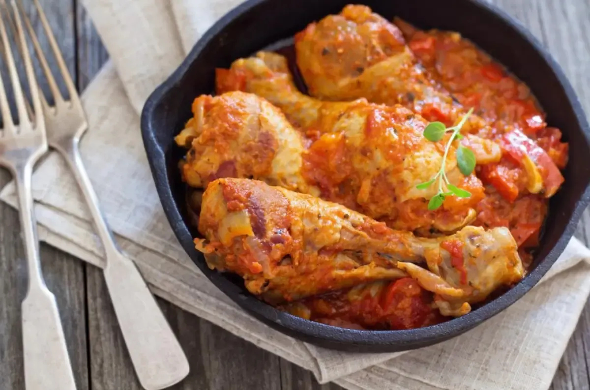 Resep Rendang Ayam (Sumber : Freepik/fahrwasser)