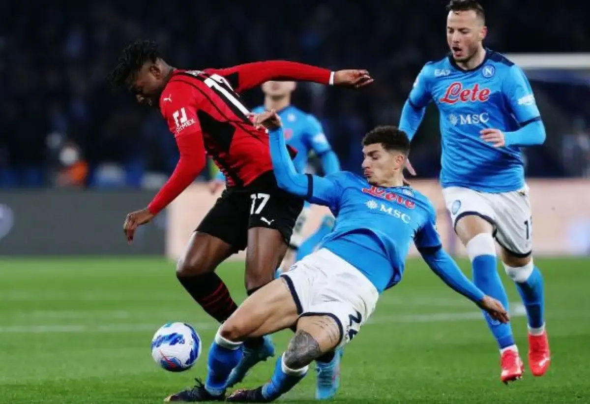 AC Milan vs Napoli di Liga Champions. (Sumber : Sportkeeda)