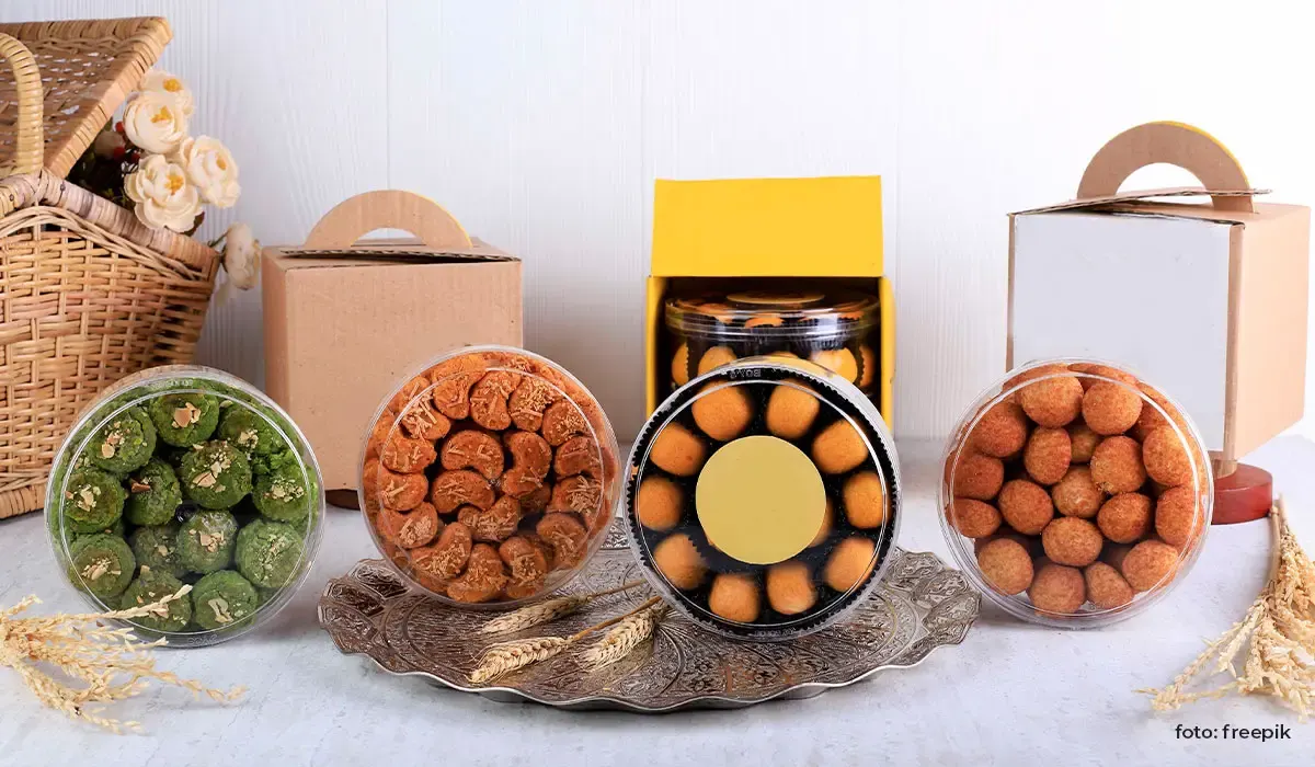Ilustrasi Hampers dan Kue Lebaran (Sumber : Freepik)