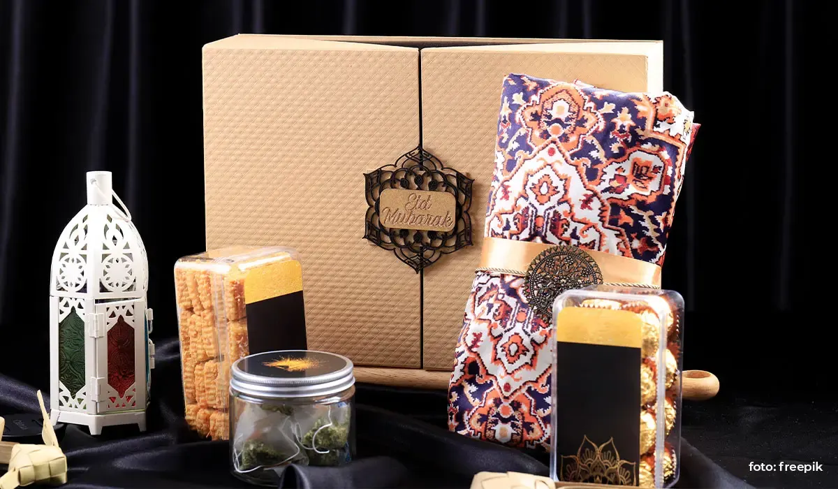 Ilustrasi Hampers Lebaran 2 (Sumber : Freepik)