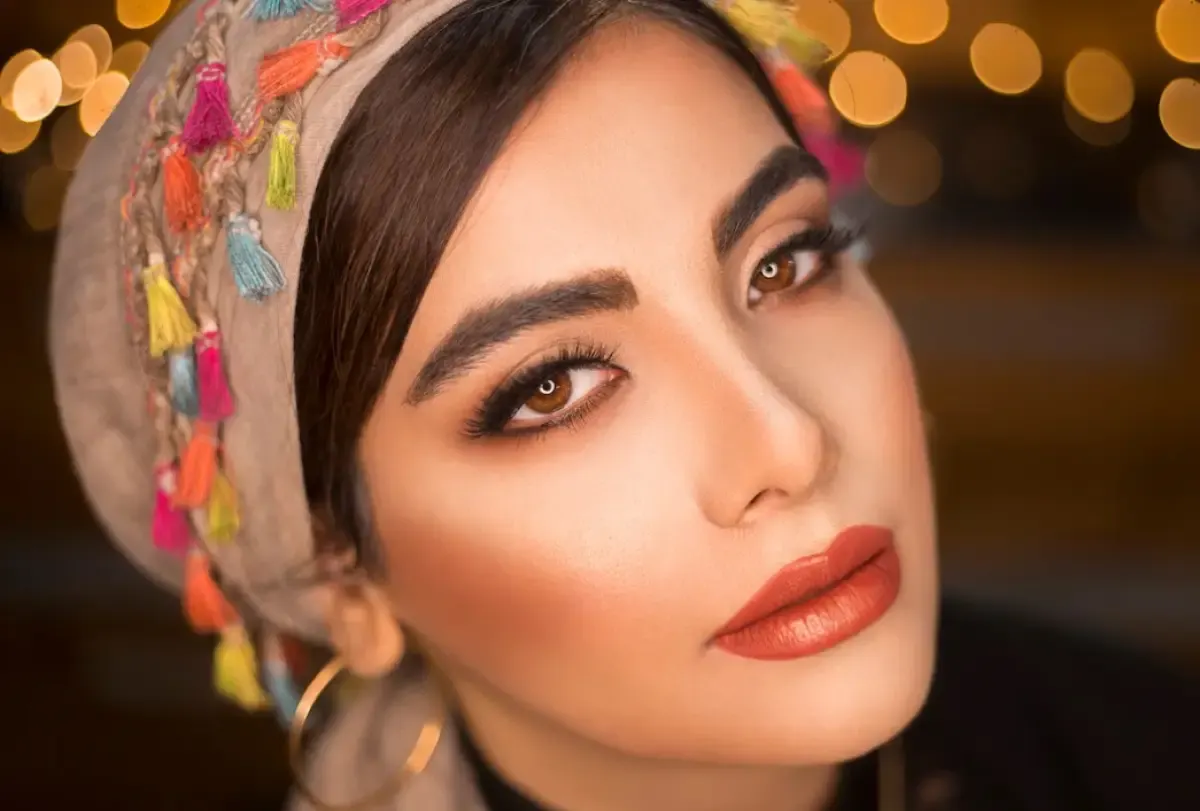 Ilustrasi Inspirasi Make Up Lebaran (Sumber : freepik/azerbaijan_stocke)