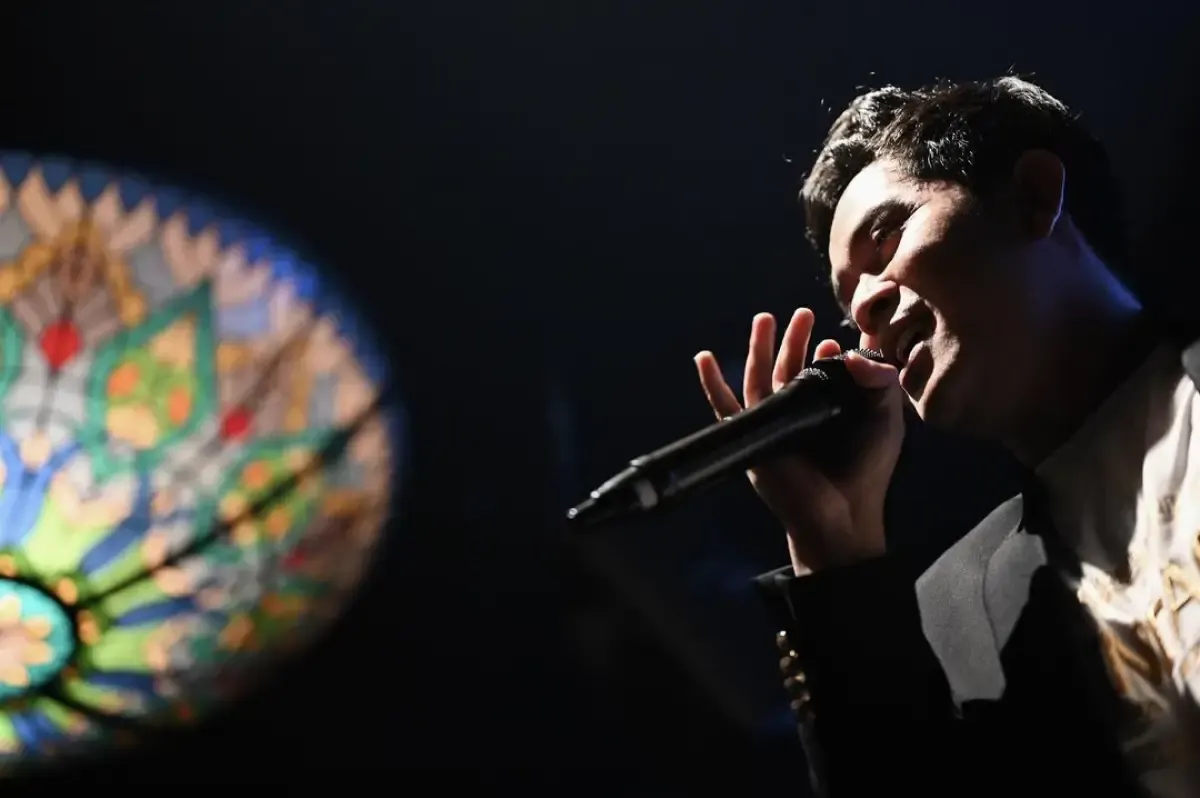 Lirik Lagu Harus Terpisah Oleh Cakra Khan yang Punya Makna Dalem Banget! (Sumber : Instagram/@cakra.khan)
