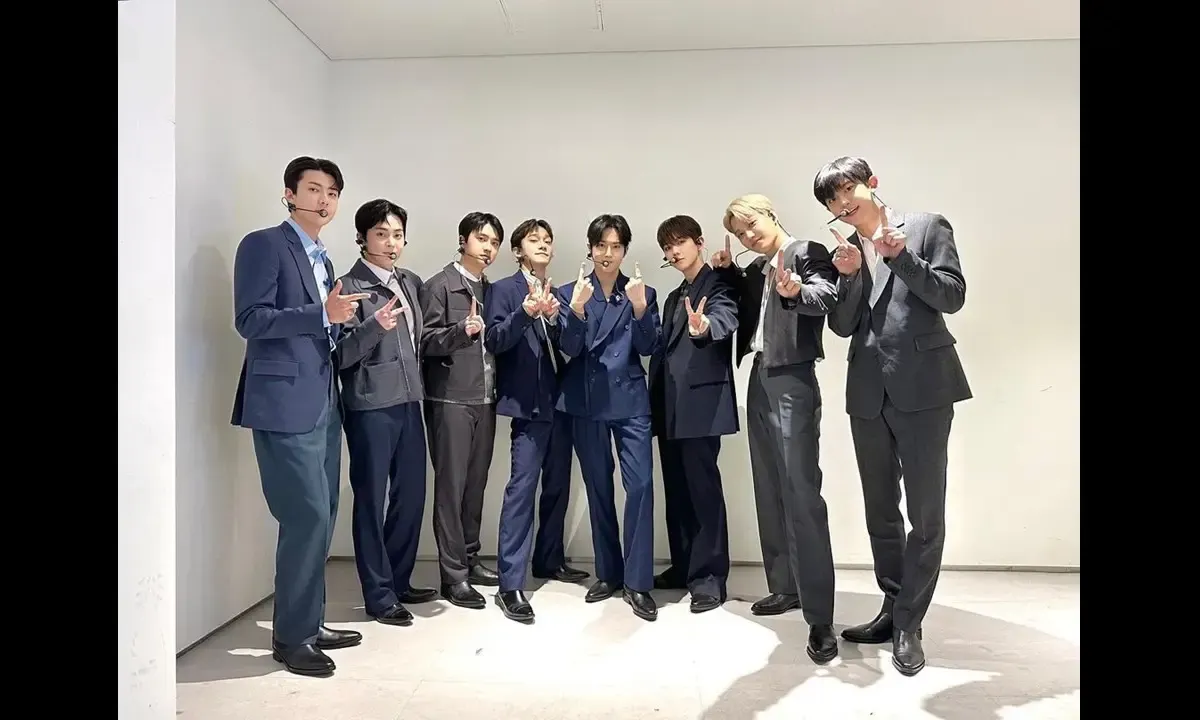 Lirik Lagu Love Shot oleh EXO yang Bercerita Mengenai Makna Cinta Sejati (Sumber : Instagram @weareone.exo)