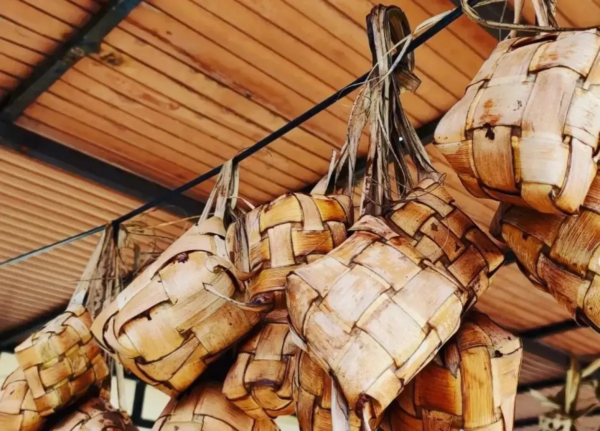 Ketupat Masakan Khas Lebaran (Sumber : Instagram/baligaidoputut)