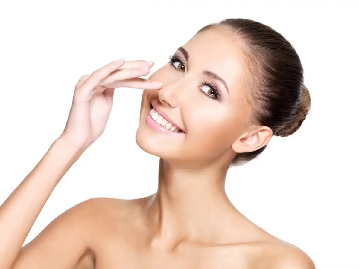 Mancung Instan, Pilih Filler Hidung atau Tarik Benang? (fFOTO: Freepik.com/valuavitaly)