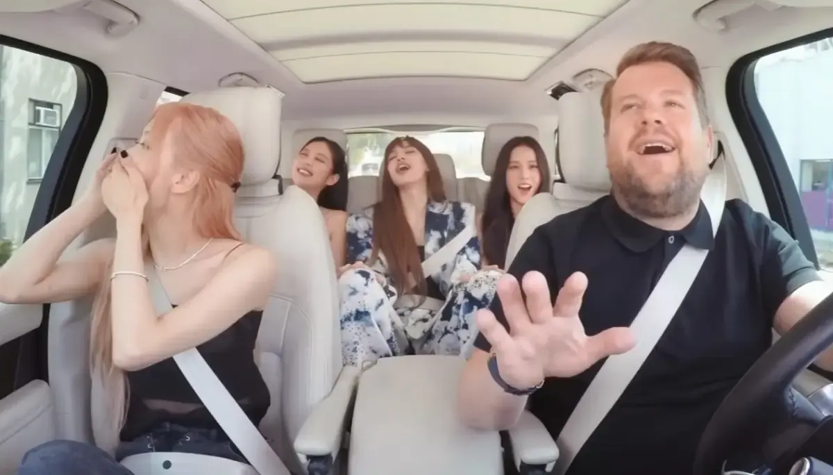 Potret BLACKPINK bersama James Corden (Sumber : YouTube/the late late show with james corden)