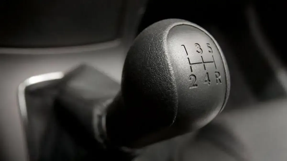 Pada Transmisi Mobil Manual Susah Over Gigi, Ini Biang Keroknya (FOTO: Istockphoto/gudella)