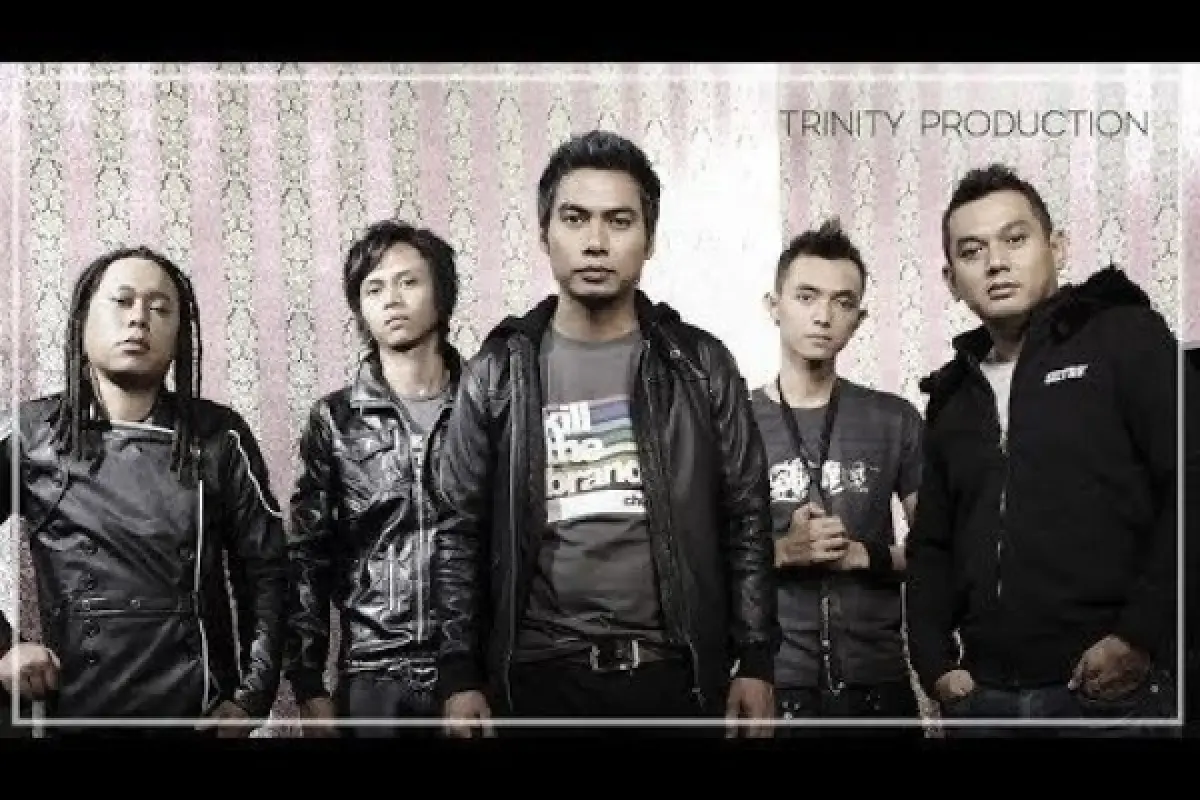 Lirik Lagu Akhirnya Ku Menemukanmu Ajarkan Kita Harus Mencintai dengan Apa Adanya (Pinterest) (Sumber : Pinterest)