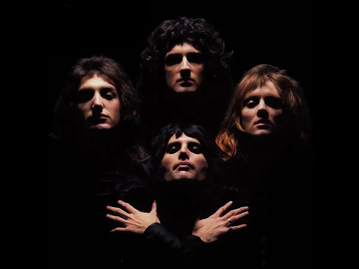 Bohemian Rhapsody Oleh Queen (Cover By Pentatonix) yang Asik banget Untuk Dinyanyikan (Pinterest) (Sumber : Pinterest)