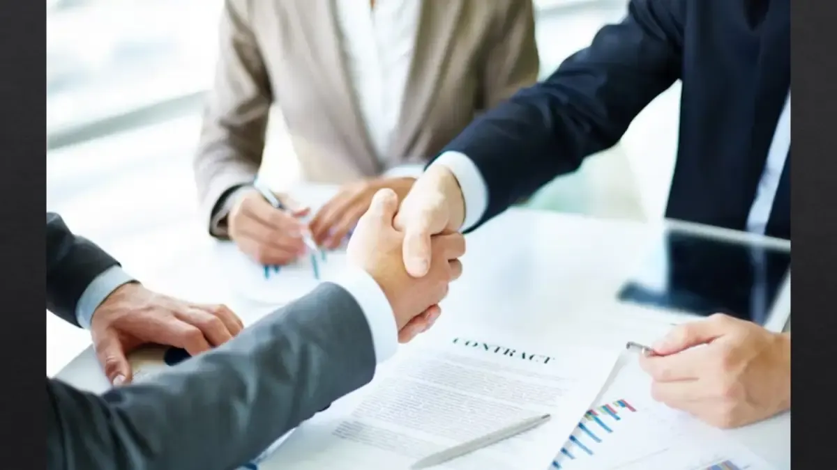 Perbedaan PKWT dan PKWTT dalam Kontrak Kerja, Awas Jangan Asal Setuju! (Sumber : Freepik.com)