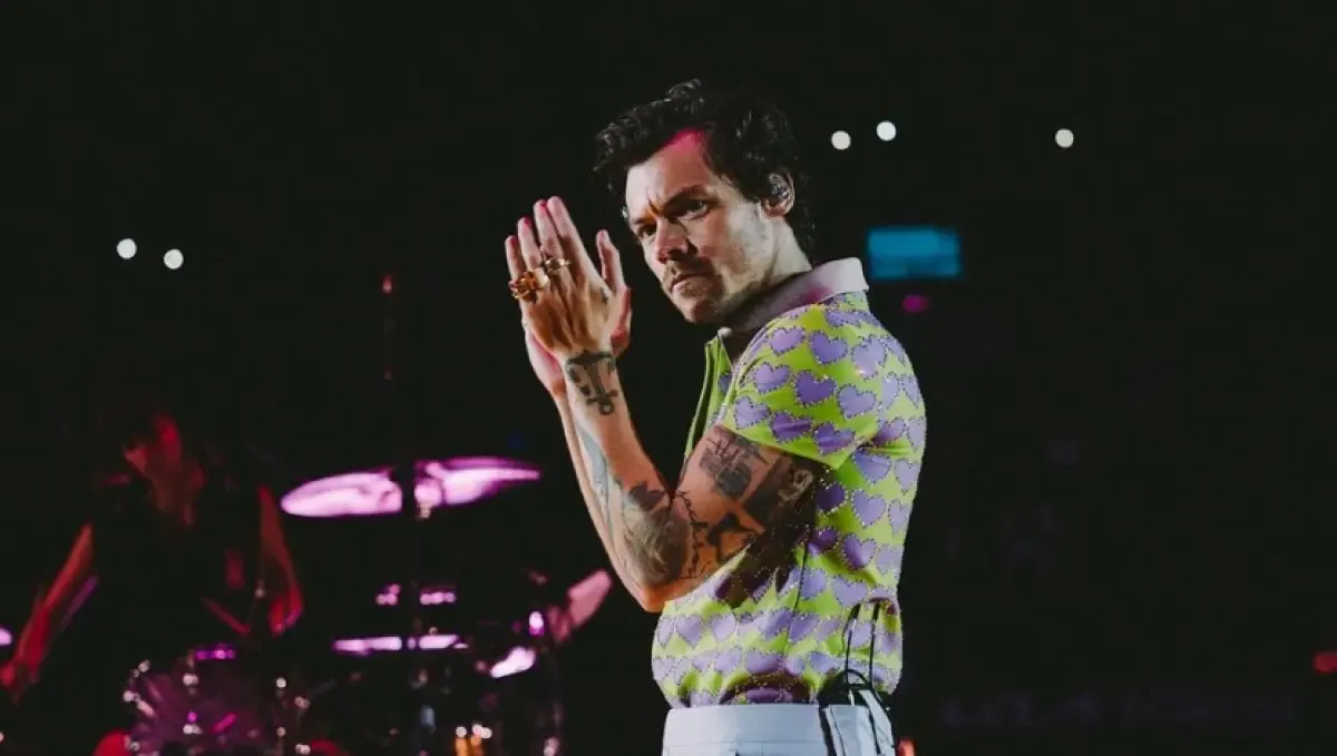 Lirik Lagu Adore You Harry Styles, Super Romantis Bikin Jatuh Cinta (Sumber : Instagram/harrystyles)