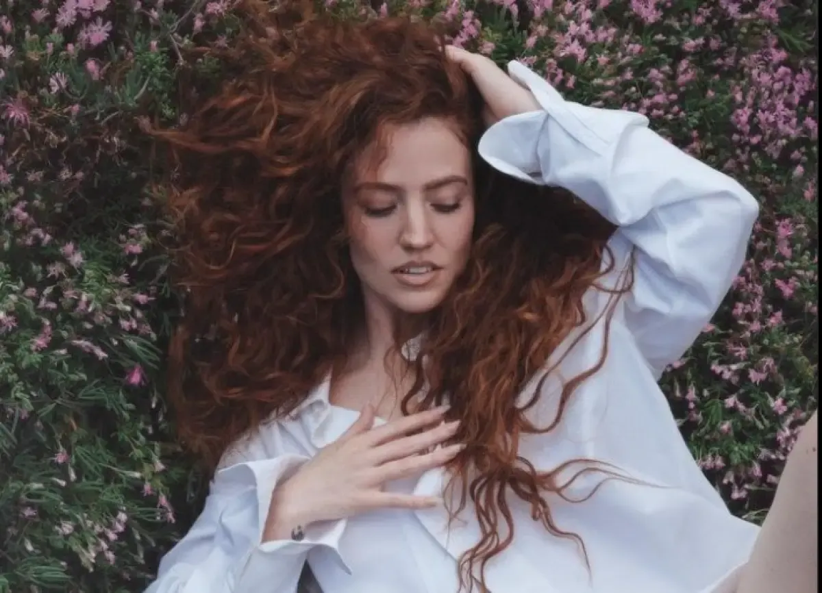 Jess Glynne (Sumber : Instagram/jessglynne)