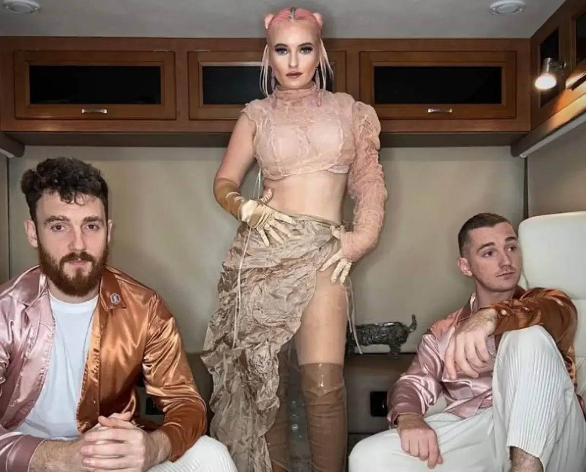 Clean Bandit (Sumber : Instagram/cleanbandit)
