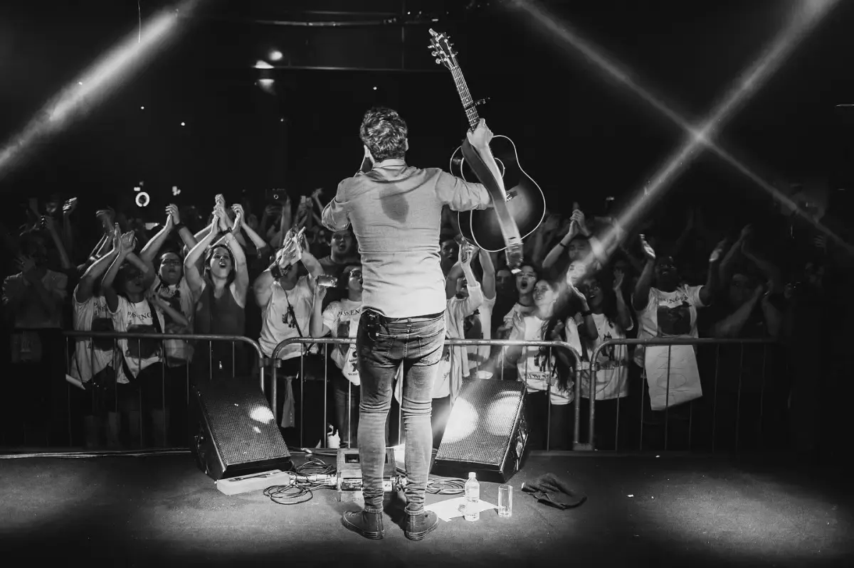 Lirik Lagu Passanger Let Her Go Mengajarkan Kita Menghargai Sesuatu Dengan Baik (Sumber : Pixabay)