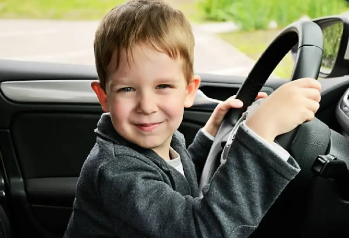 Jangan Sesekali Meninggalkan Anak di Dalam Mobil Ya! (FOTO: Istockphoto.com)