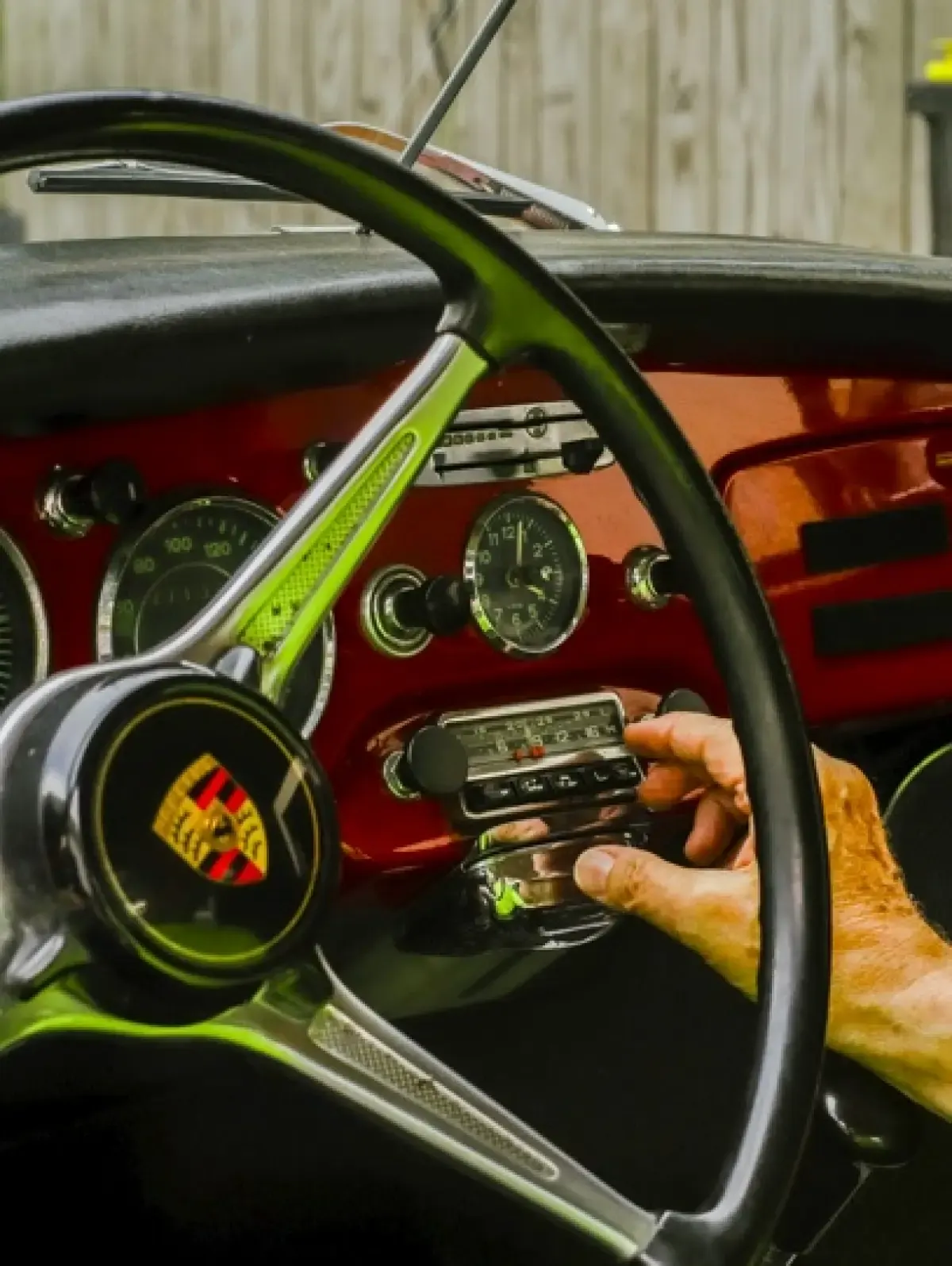 Bluetooth Head Unit Mobil Gak Terkoneksi ke HP, Caranya Gini! (FOTO: Unsplash/@manuelthelensman)