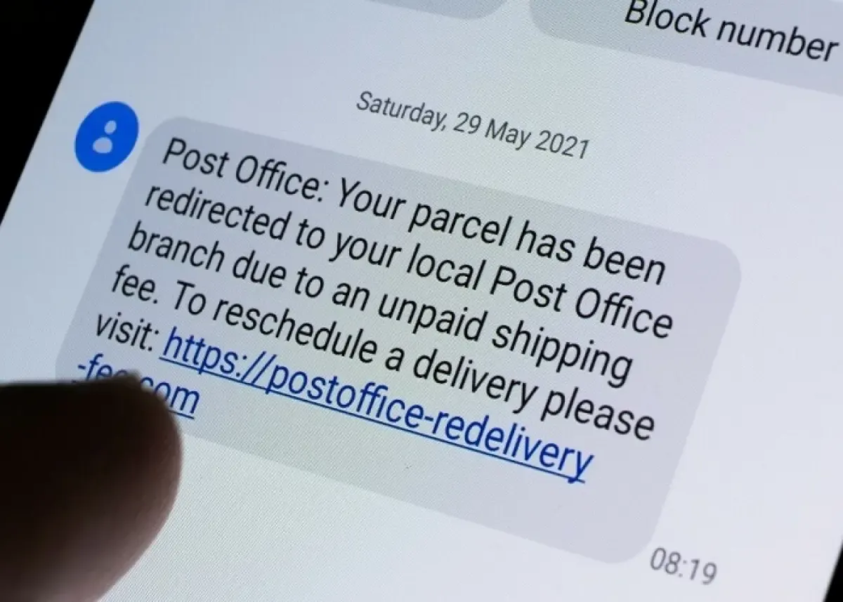 Ilustrasi SMS spam yang memiliki link Malware (Sumber : pcmag.com)