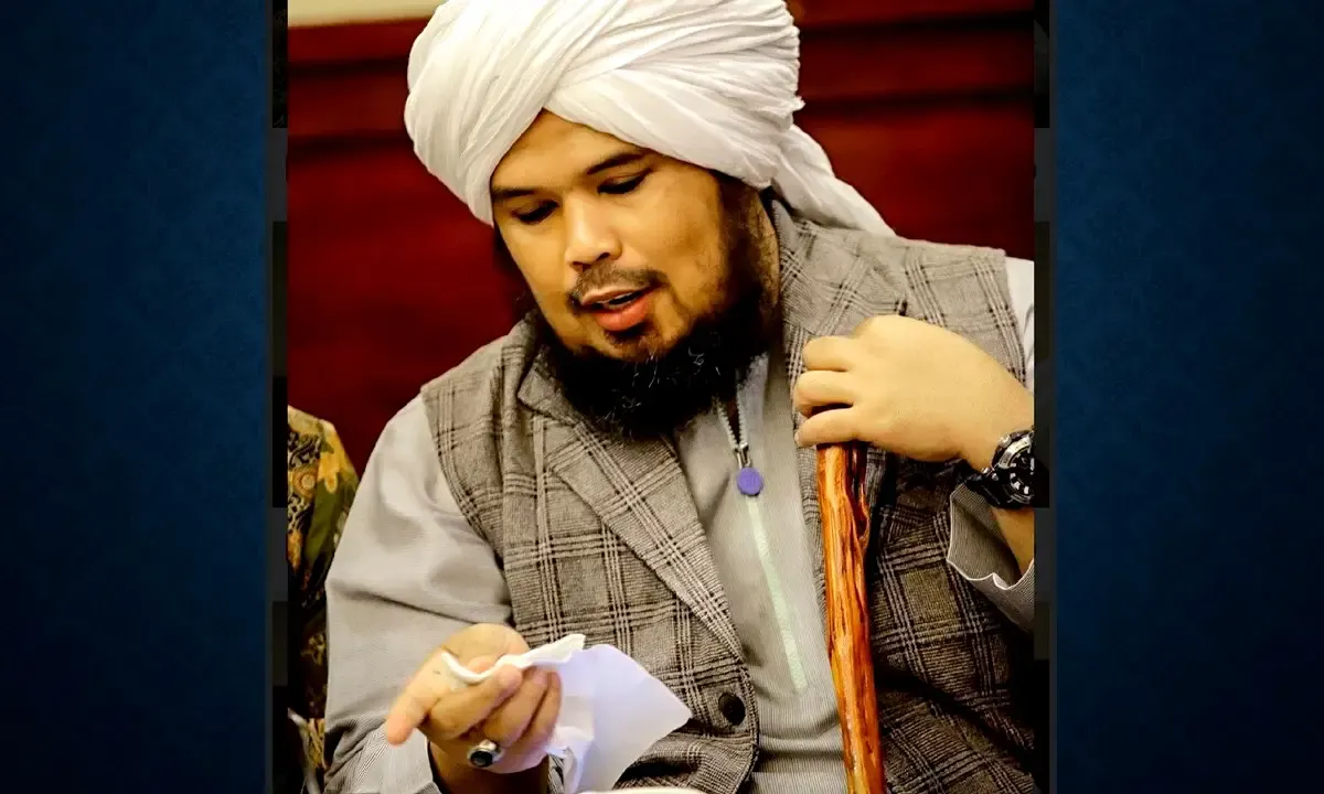 Virgoun Ingin Cerai, Ustad Derry Sulaiman Sebut Inara Masih ingin Mempertahankan Rumah Tangganya (Sumber : Instagram @derrysulaiman)