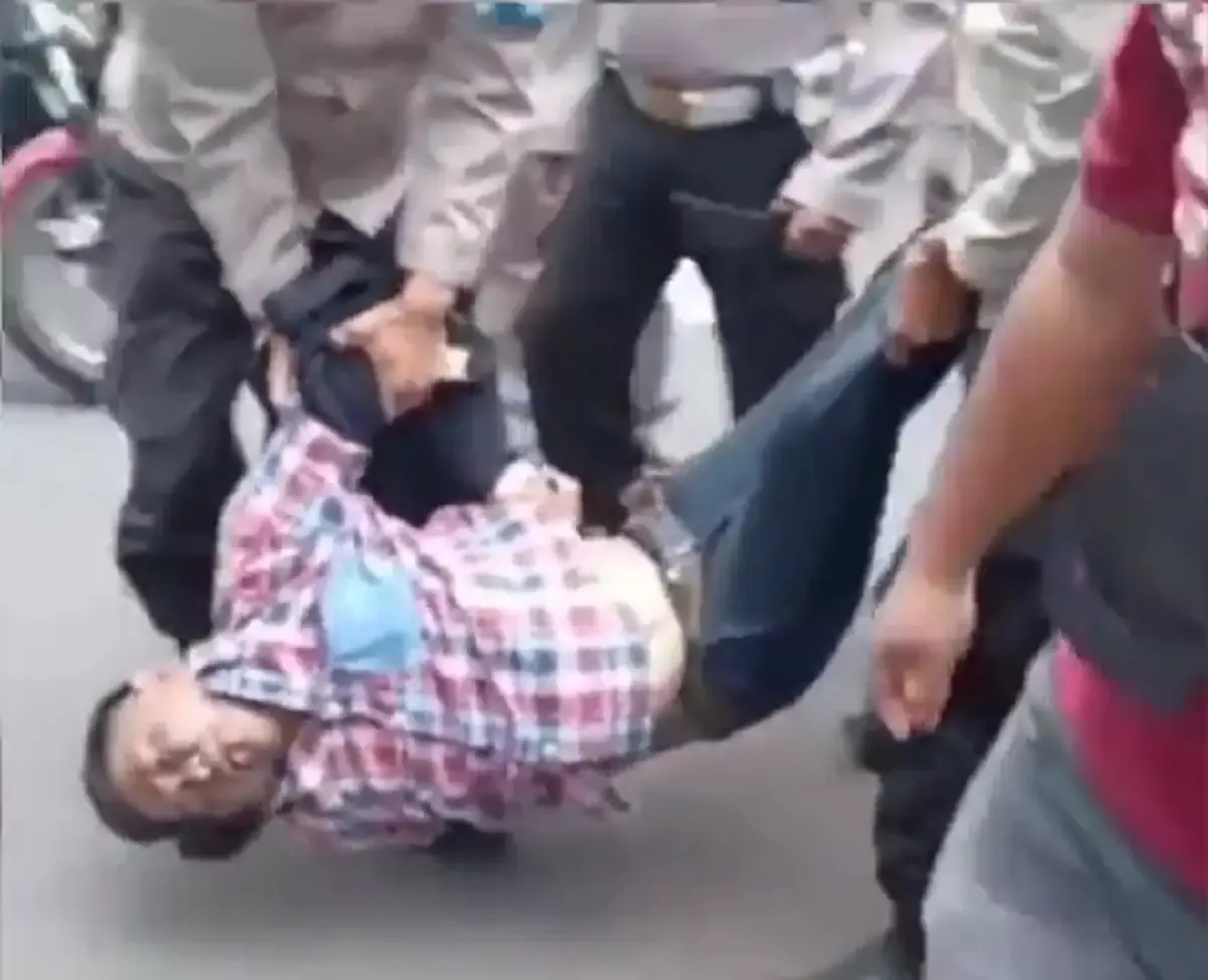 Sempat Pingsan Saat Diamankan, Pelaku Penembakan Kantor MUI Pusat akan Diautopsi (Sumber : TWITTER/@Kayakuwek)