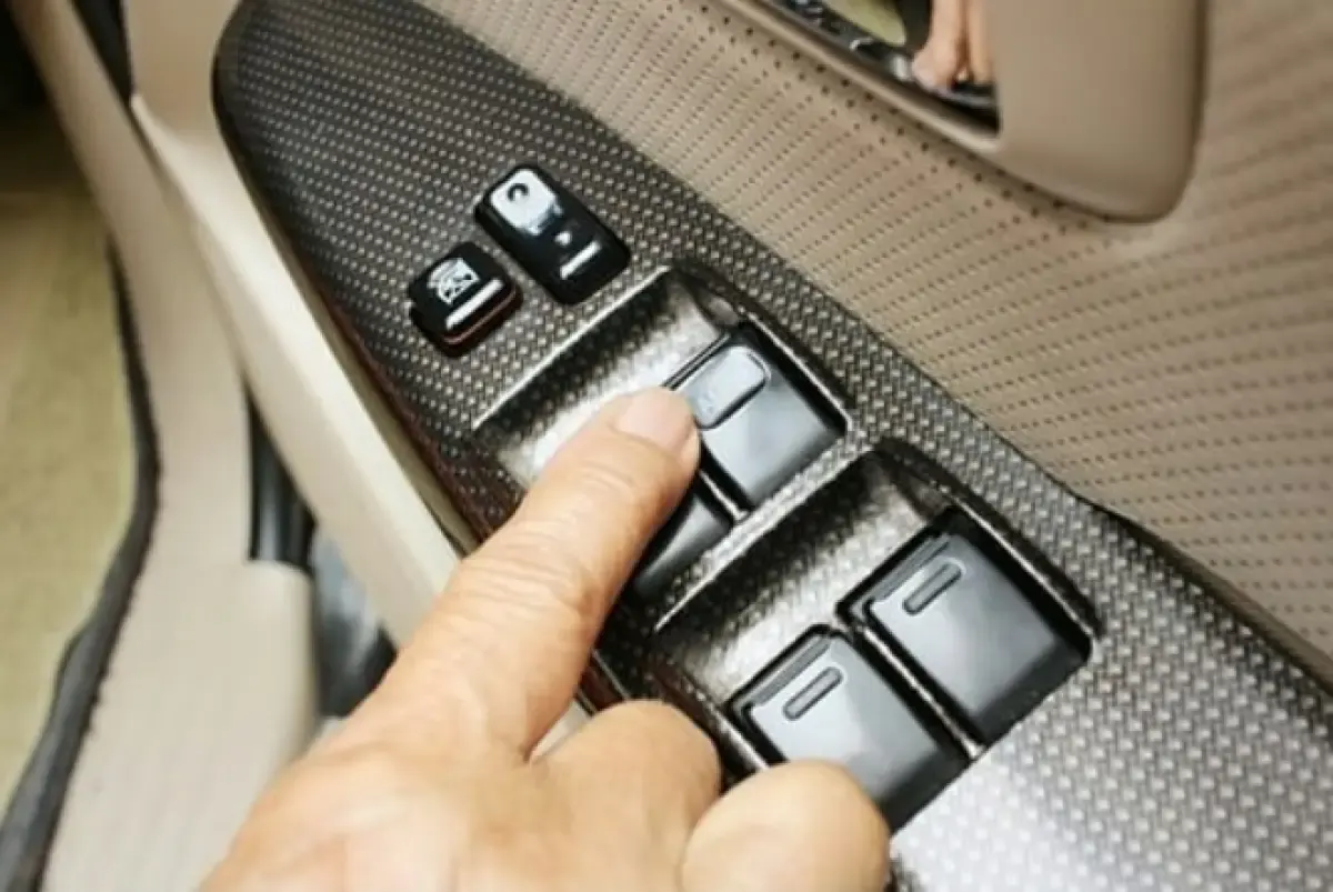 3 Cara Merawat Power Window Mobil, Dijamin Lancar Tanpa Sendat (FOTO: INSTAGRAM/tmmin_id)