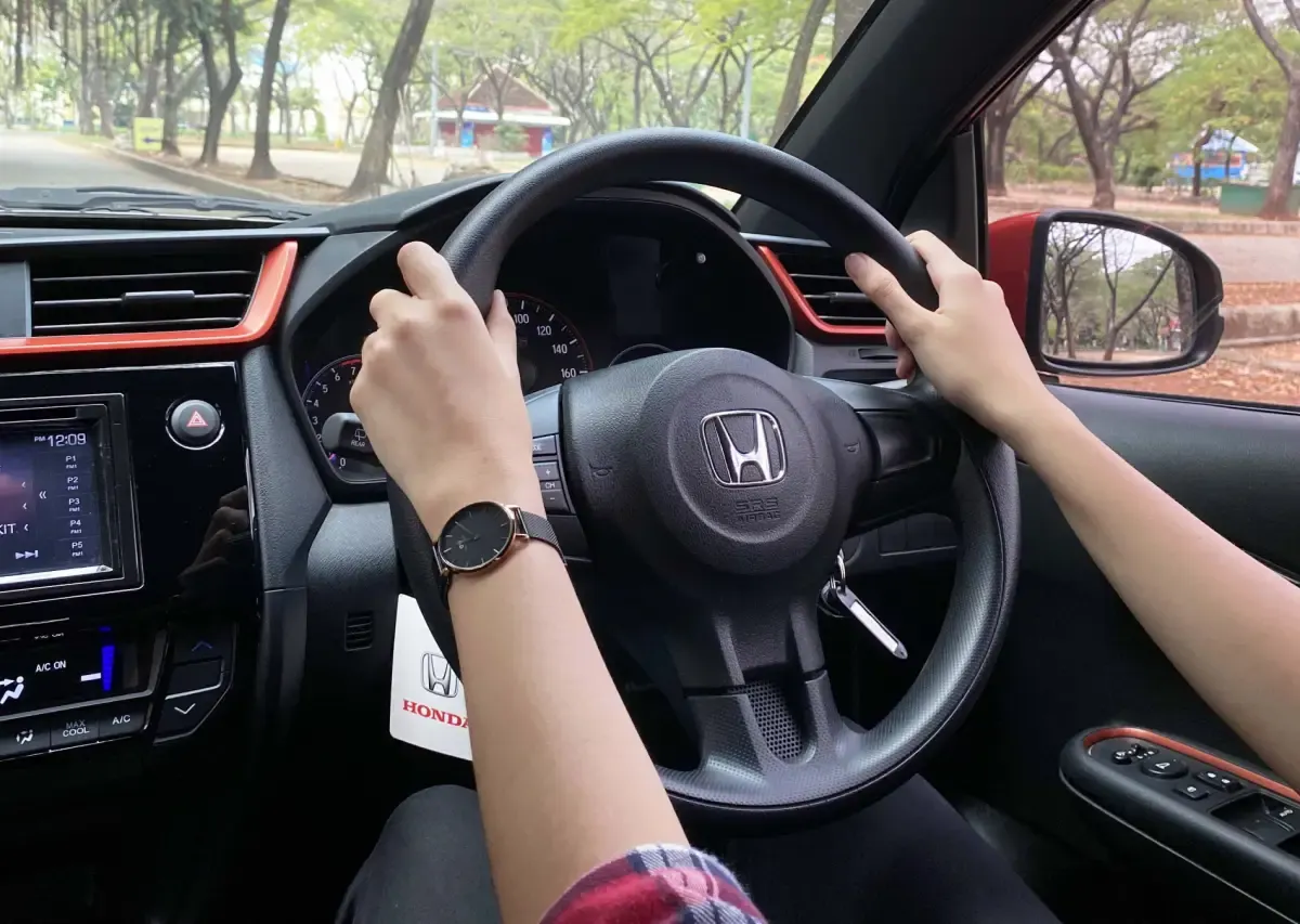 Tips Aman Belajar Mobil untuk Pemula, Kuncinya Jangan Panik Yess! (FOTO: Dok.Honda)
