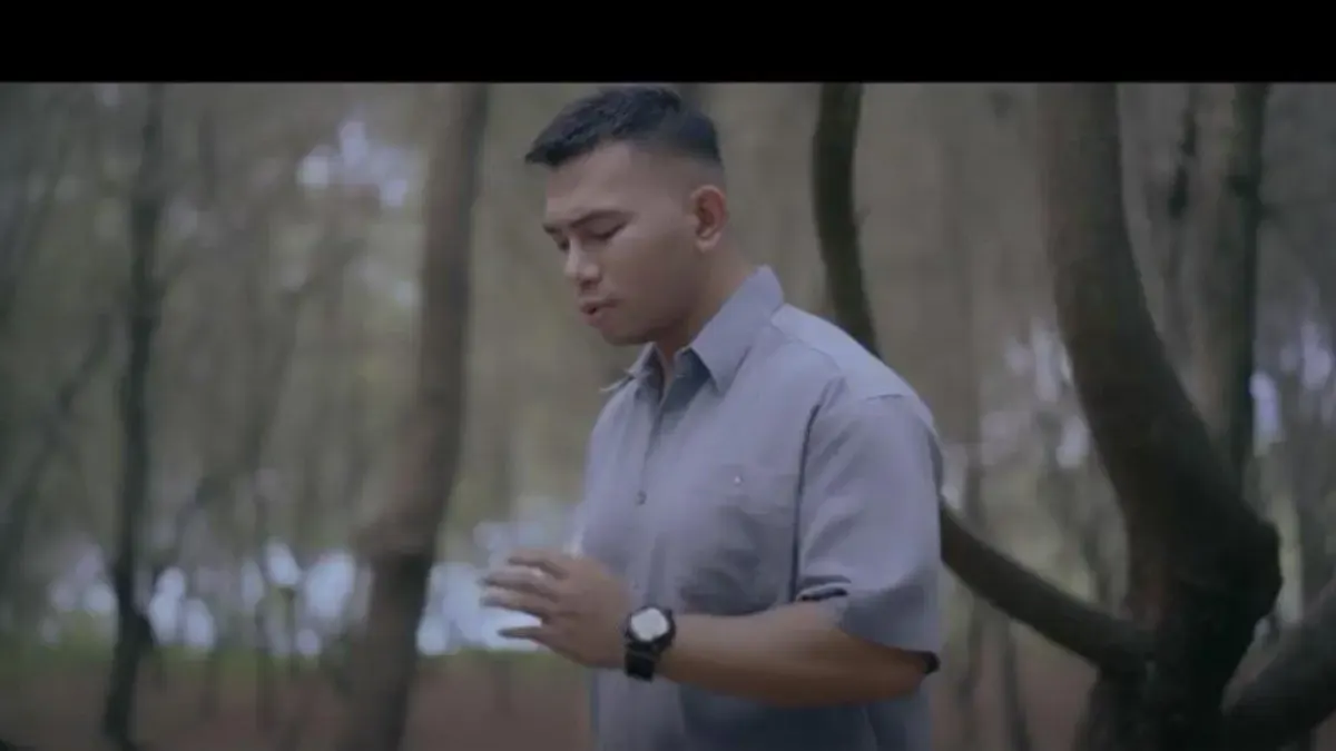 Kuy Mengenal Fabio Asher sang Pelantun Rumah Singgah yang Bikin Kita Baper Banget (Sumber : Pinterest)