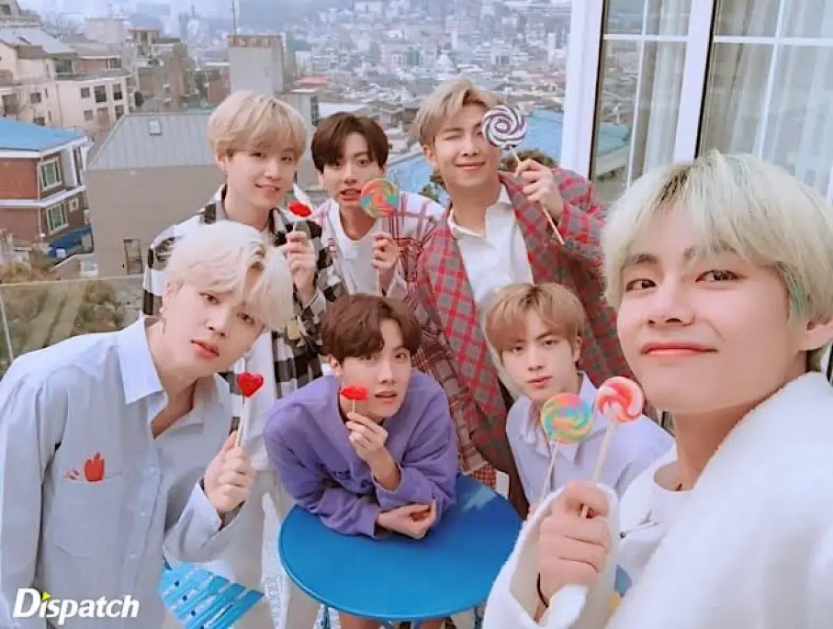 Poster BTS (dispatch.com)