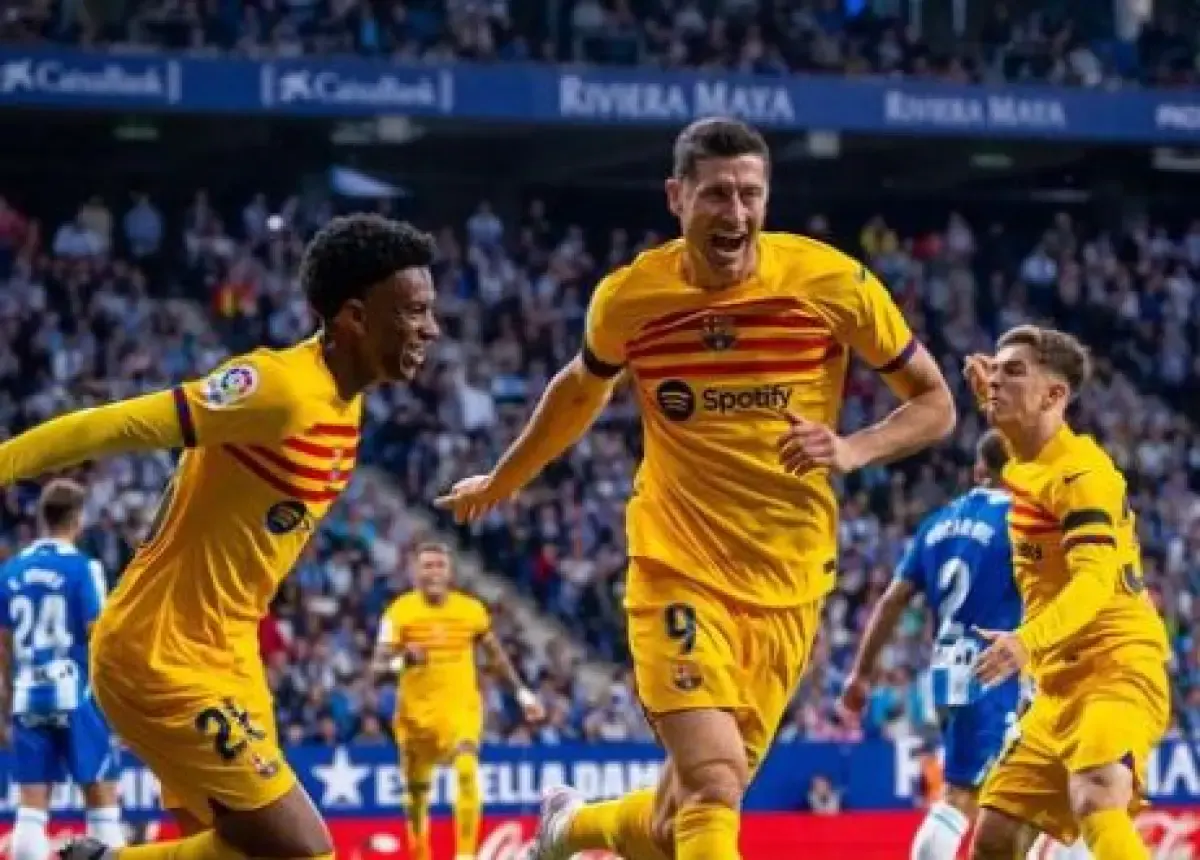 Robert Lewandowski mengantarkan Barcelona meraih gelar juara La Liga Spanyol 2023.  (Sumber : Instagram/fcbarcelona)