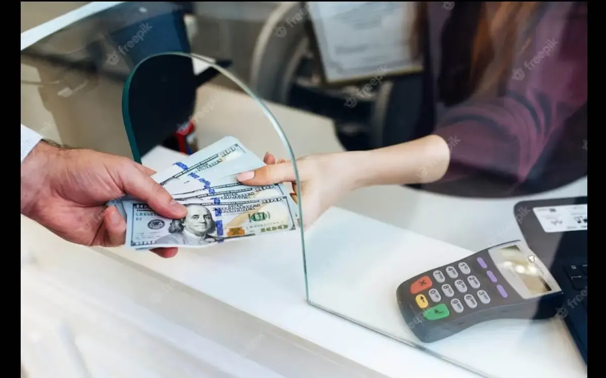 5 Manfaat Menabung di Bank, Biar Lebih Praktis dan juga Aman (Sumber : freepik.com)