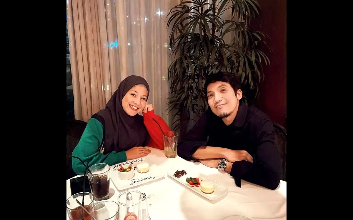 Desta Ajukan Permohonan Cerai Talak Kepada Natasha Rizki, Tidak Ada Permohonan Hak Asuh atau Harta Gana Ginii (Sumber : Instagram @desta80s)
