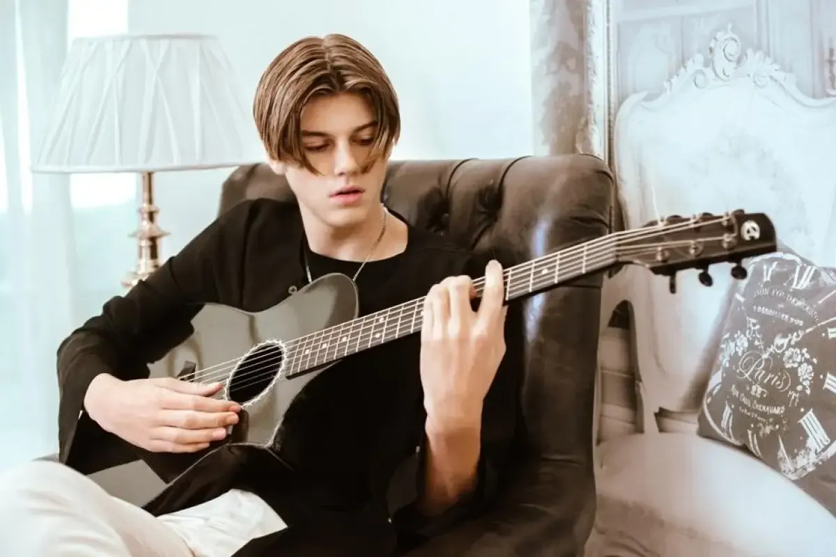 Lirik Lagu IF AND/OR WHEN yang Dinyanyikan oleh Ruel Menjadi lagu Patah Hati Terbaru di Tahun 2023 ini (Sumber : Pinterest)