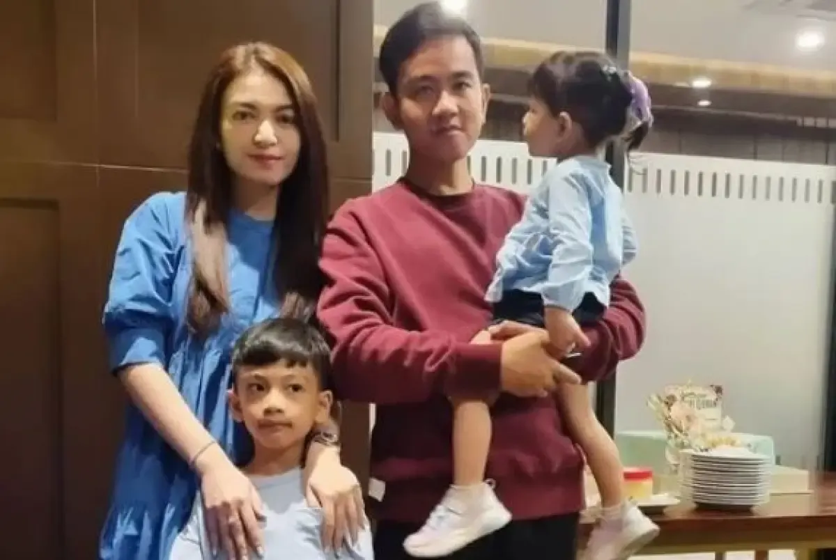 Potret keluarga Wali Kota Solo Gibran Rakabuming Raka.  (Sumber : Instagram/selvianandagibranrakabuming)