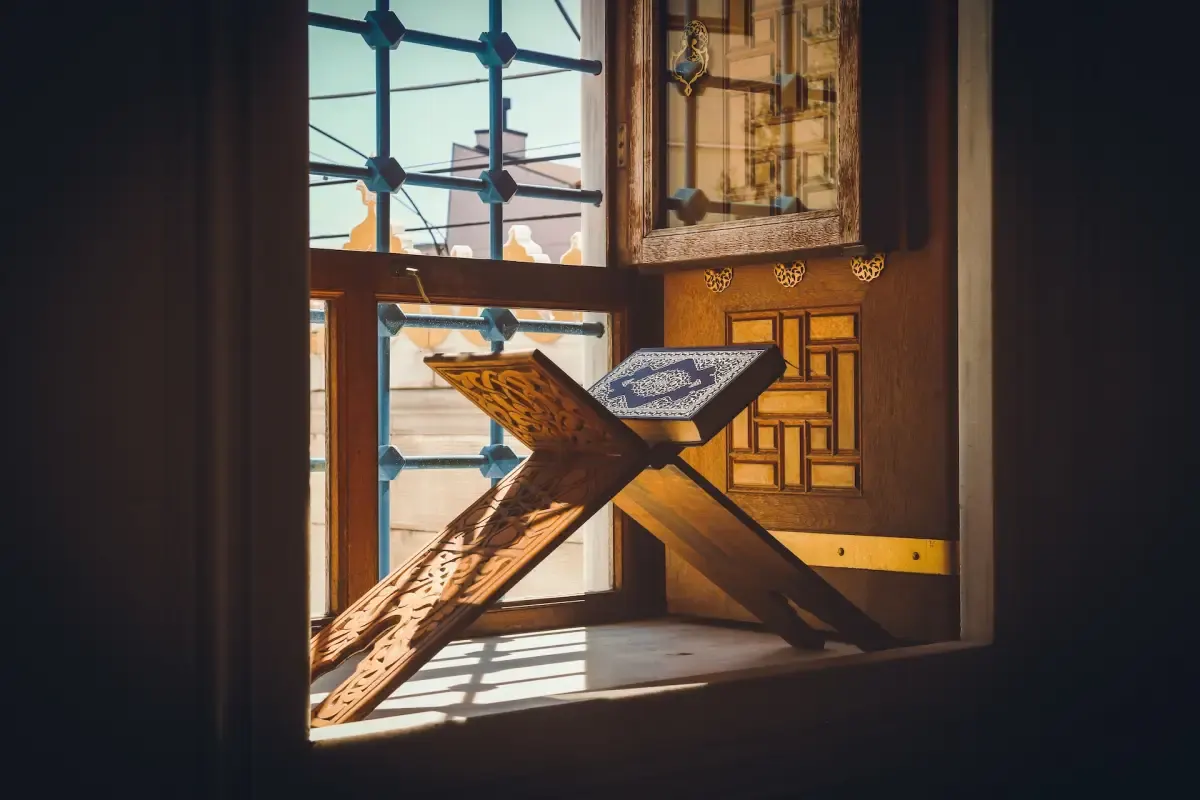 Ilustrasi hadits qauliyah. (Sumber : unsplash.com/Anis Coquelet)