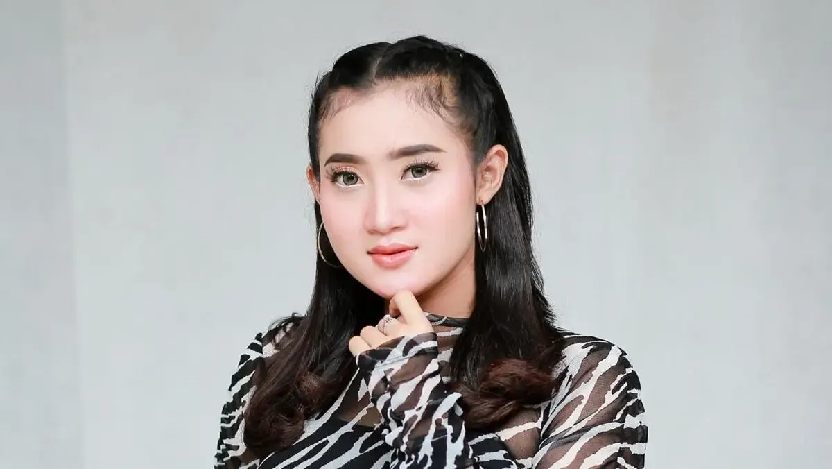 Lirik dan Chord Lagu 'Ikan Dalam Kolam' yang Dibawakan oleh Yeni Inka (Sumber : Pinterest)