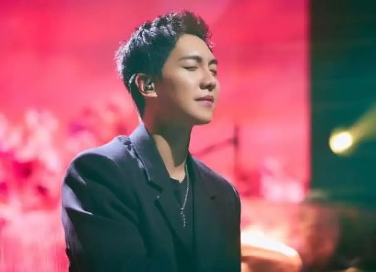 Potret Lee Seung Gi (Sumber : Instagram/fromairenindo)