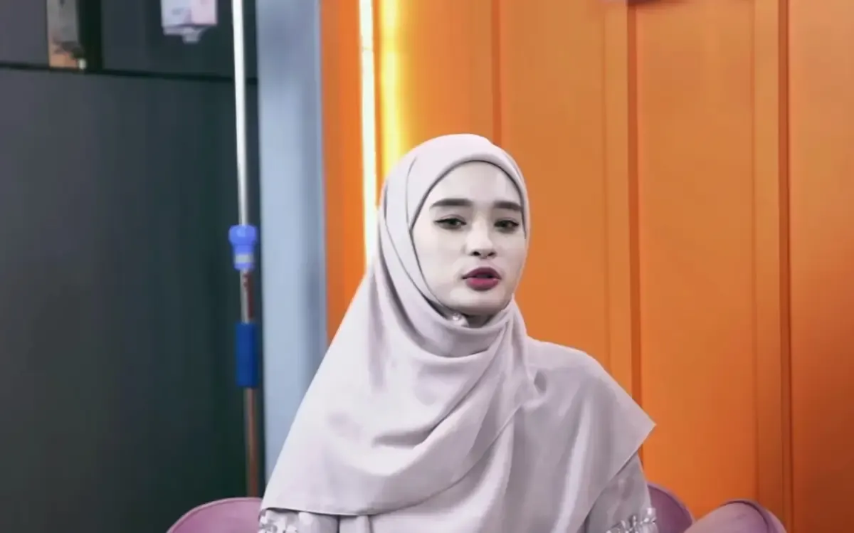 Potret Inara Rusli (Sumber : YouTube/dr Richard Lee, MARS)