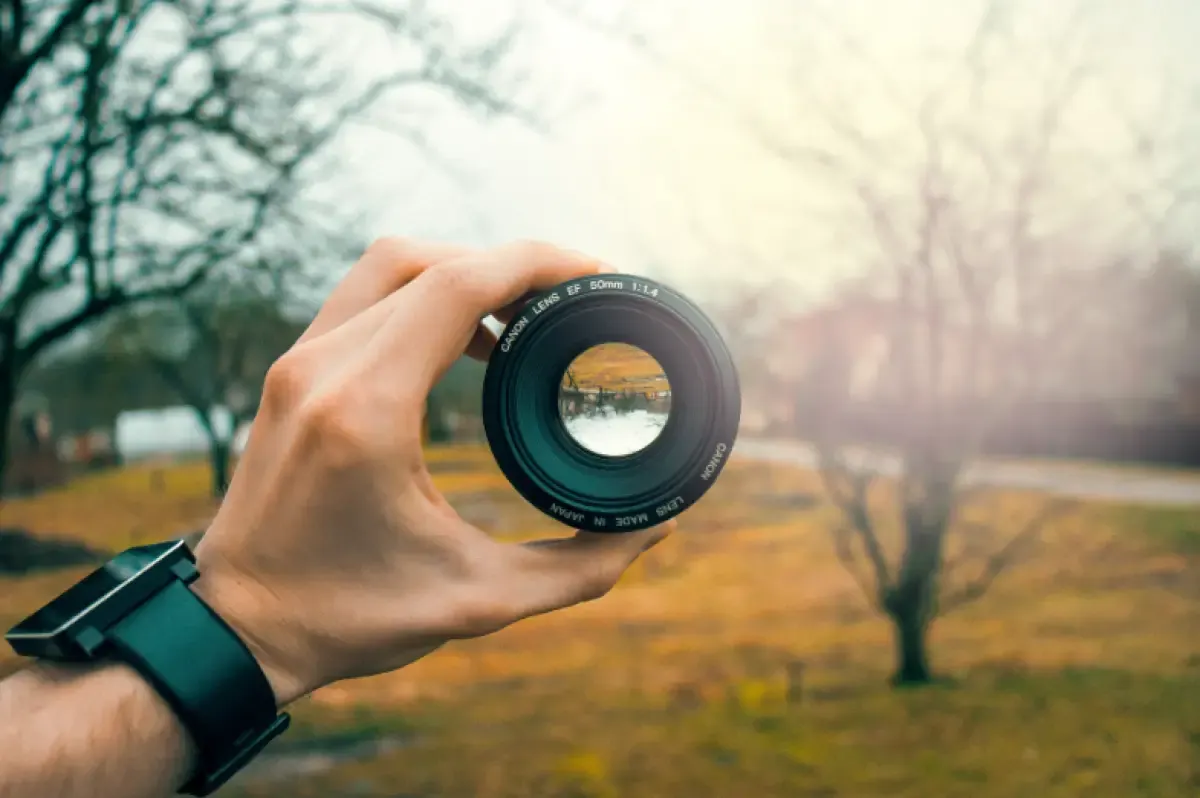 Ilustrasi fokus pada lensa kamera. (Sumber : Pixabay.com/Jonas Svidras)