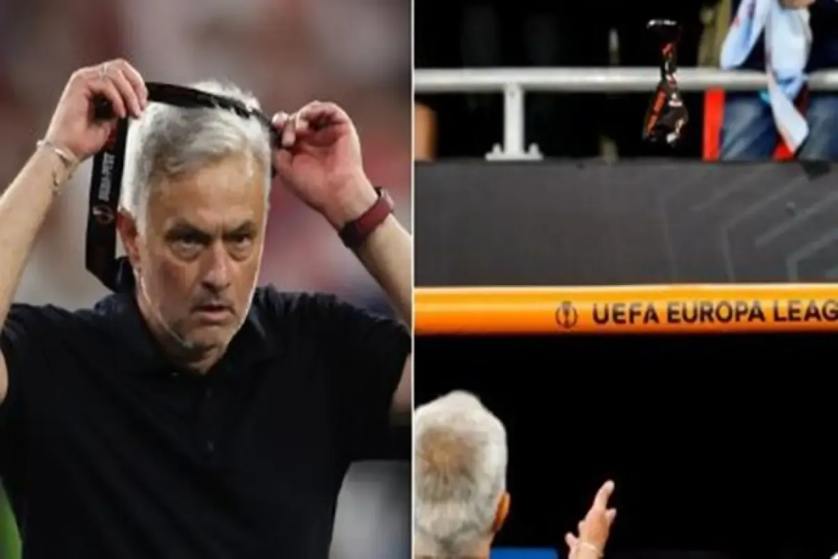 Momen Jose Mourinho lempar medali Liga Europa ke penonton.  (Sumber : Twitter/@101greatgoals)