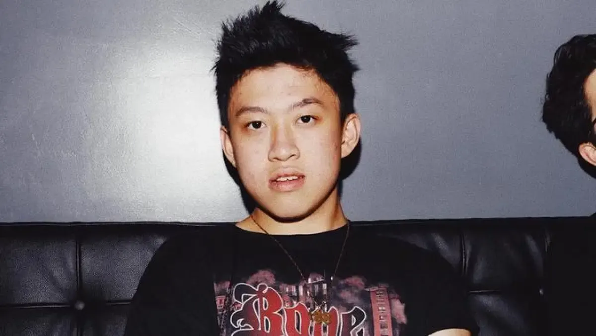 Lirik Lagu Sundance Freestyle yang Dinyanyikan oleh Rich Brian (Sumber : Pinterest)