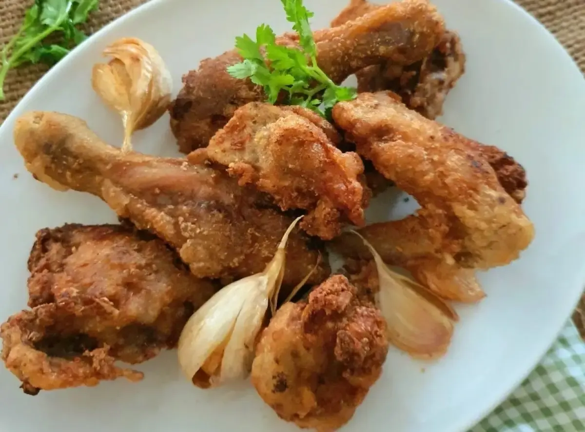Resep Ayam Goreng Bawang Putih (Sumber : Instagram/magdahlena_brian)