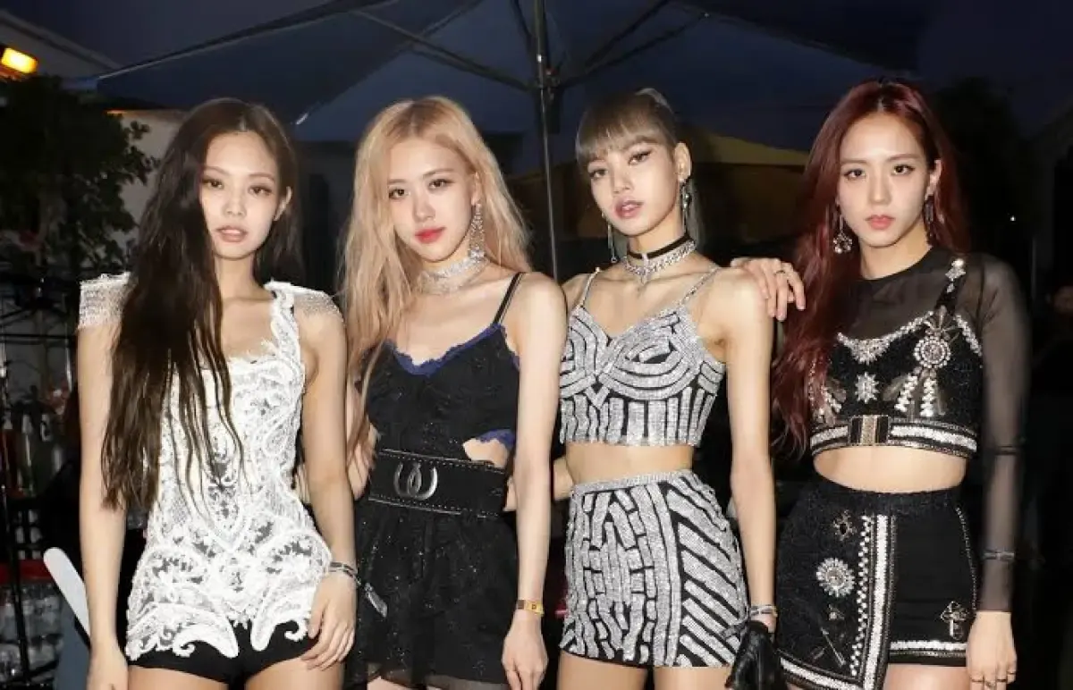 Blackpink (Instagram.com/blackpinkofficial/