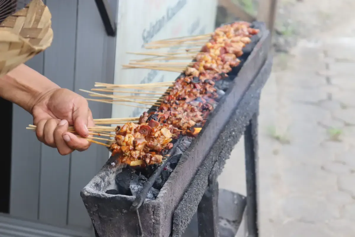 Ilustrasi daging kurban. (Sumber : unsplash.com/Mufid Majnun)