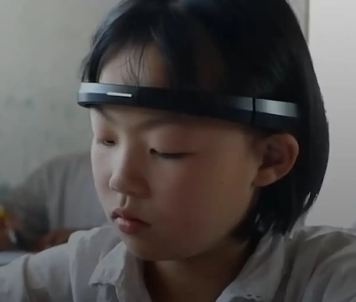 China Pakai Teknologi AI Untuk Mendeteksi Gelombang Otak Saat Kegiatan Belajar Mengajar di Sekolah (Sumber : Instagram merindink)