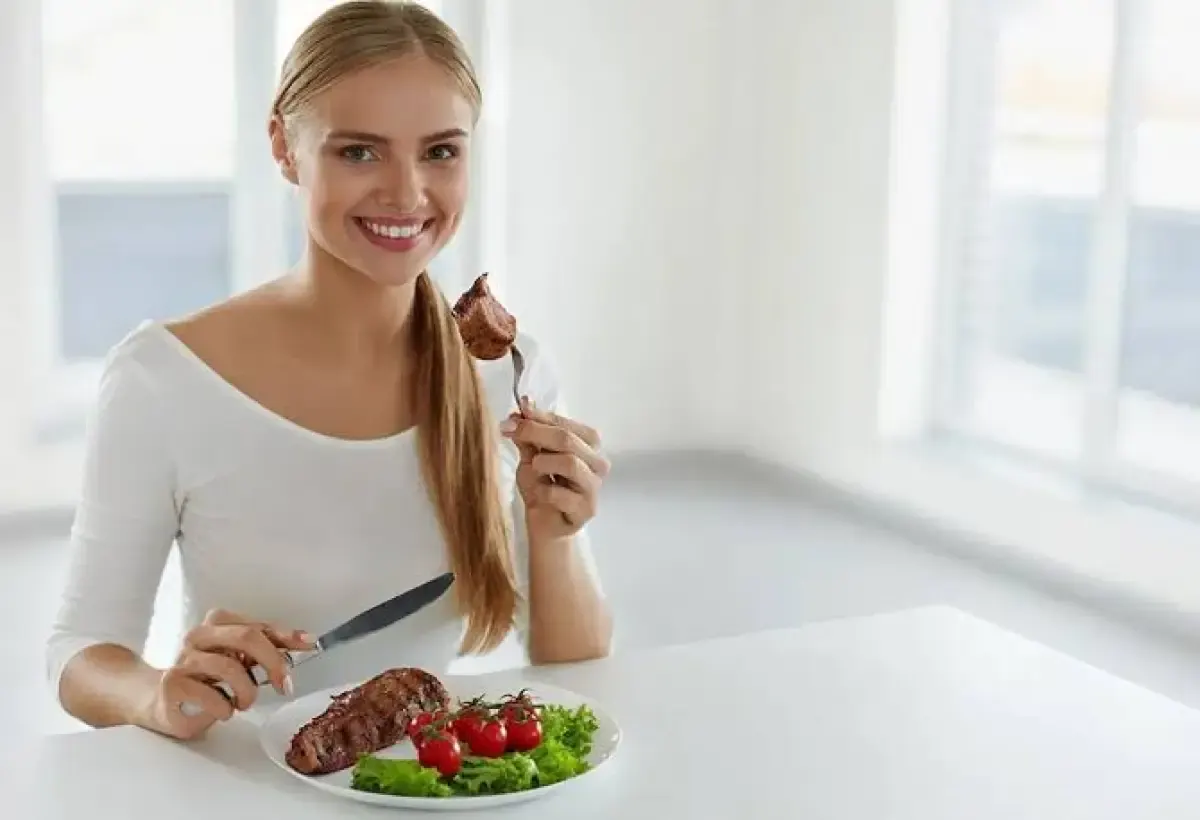 Ilustrasi makan daging (freepik.com/)