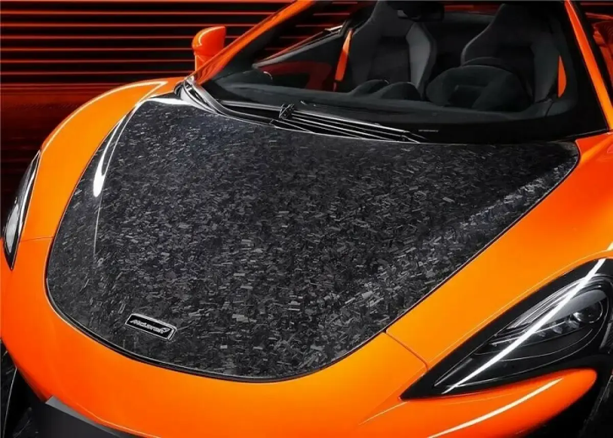 Ilustrasi mobil dengan part yang dilapisi carbon jenis forged menghasilkan pola abstrak yang elegan (Sumber : mhcauto.com)