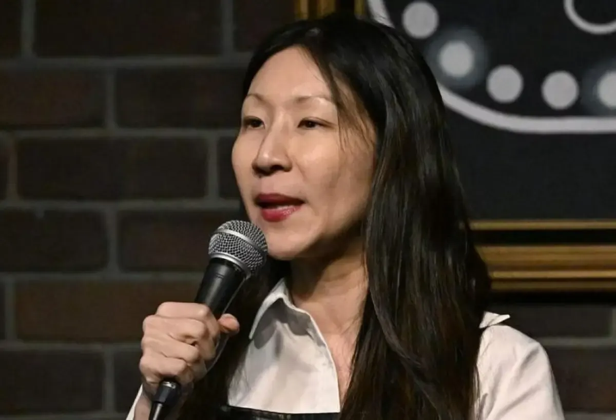 Jocelyn Chia komedian asal Amerika Serikat yang dilaporkan Interpol. (Sumber : Twitter/@EncikAdam_)
