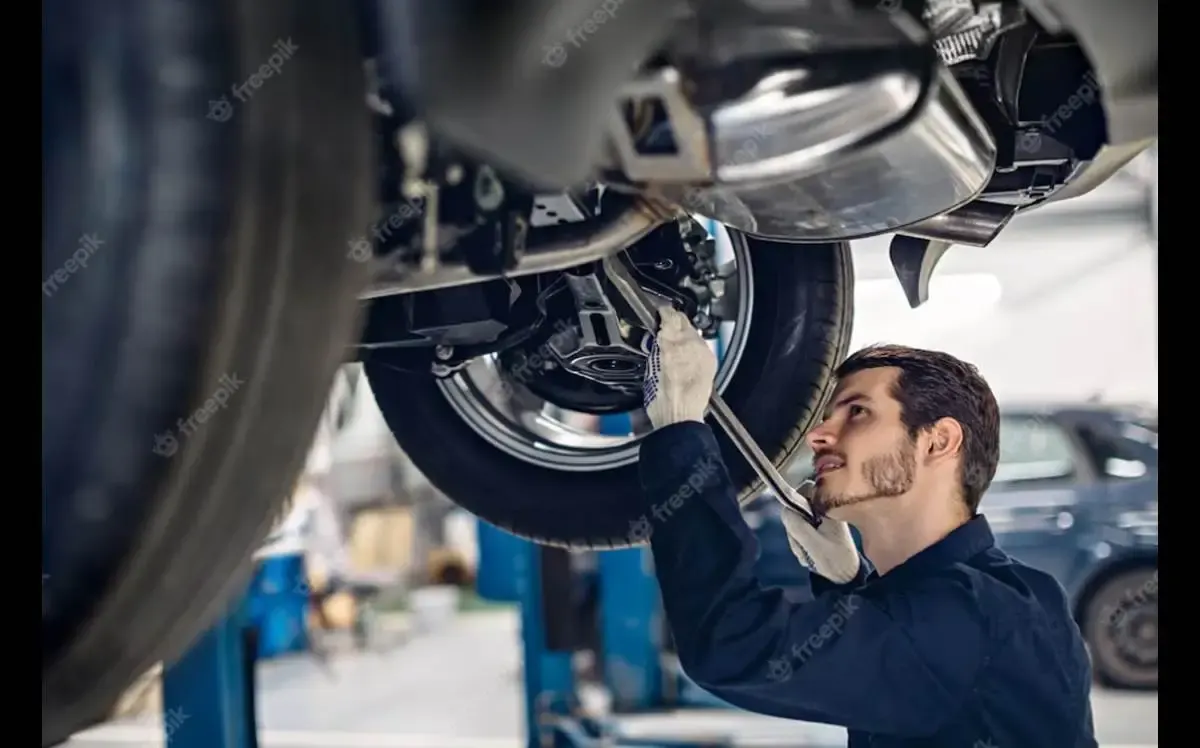 Daftar Bengkel Mobil 24 Jam Terbaik di Kabupaten Lamongan Provinsi Jawa Timur (Sumber : freepik.com)