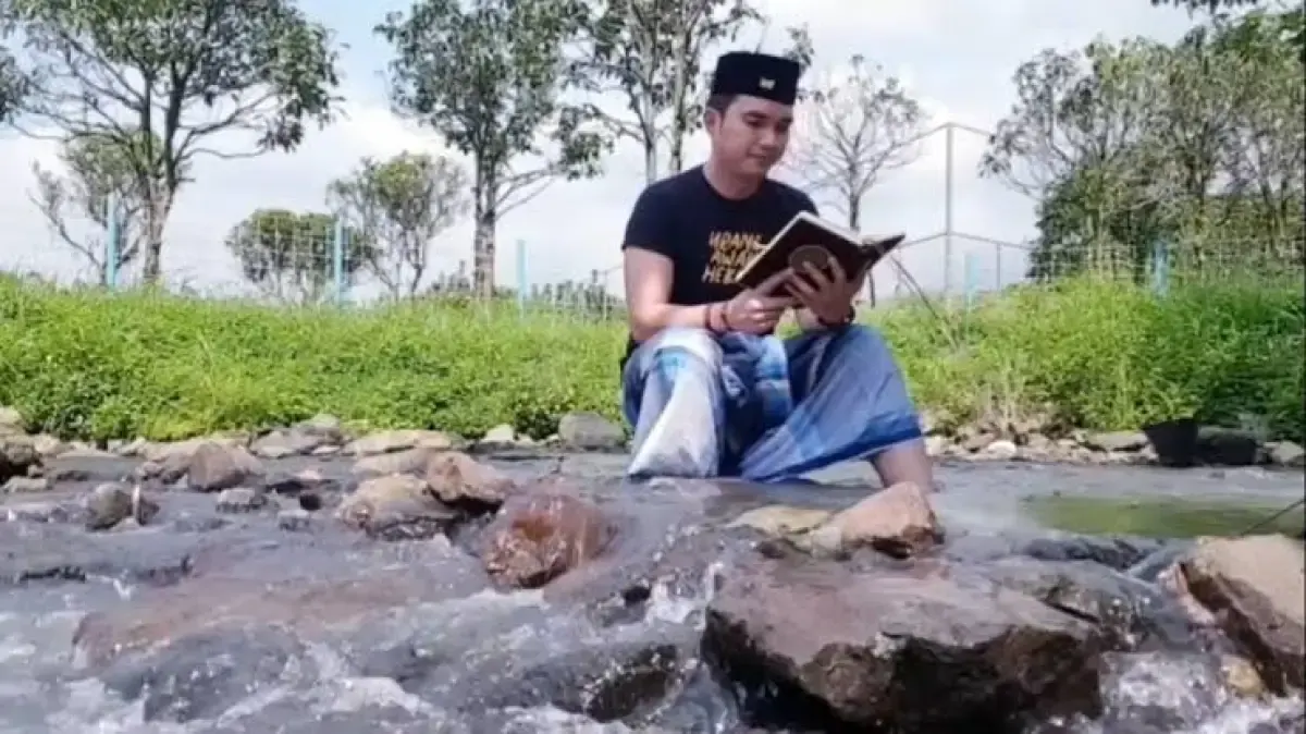 Aldi Taher Tak Menampik Maju Jadi Caleg karena Uang, Hingga Merasa Tak Ada Gunanya Dipilih Masyarakat (Instagram.com/alditaher.official)