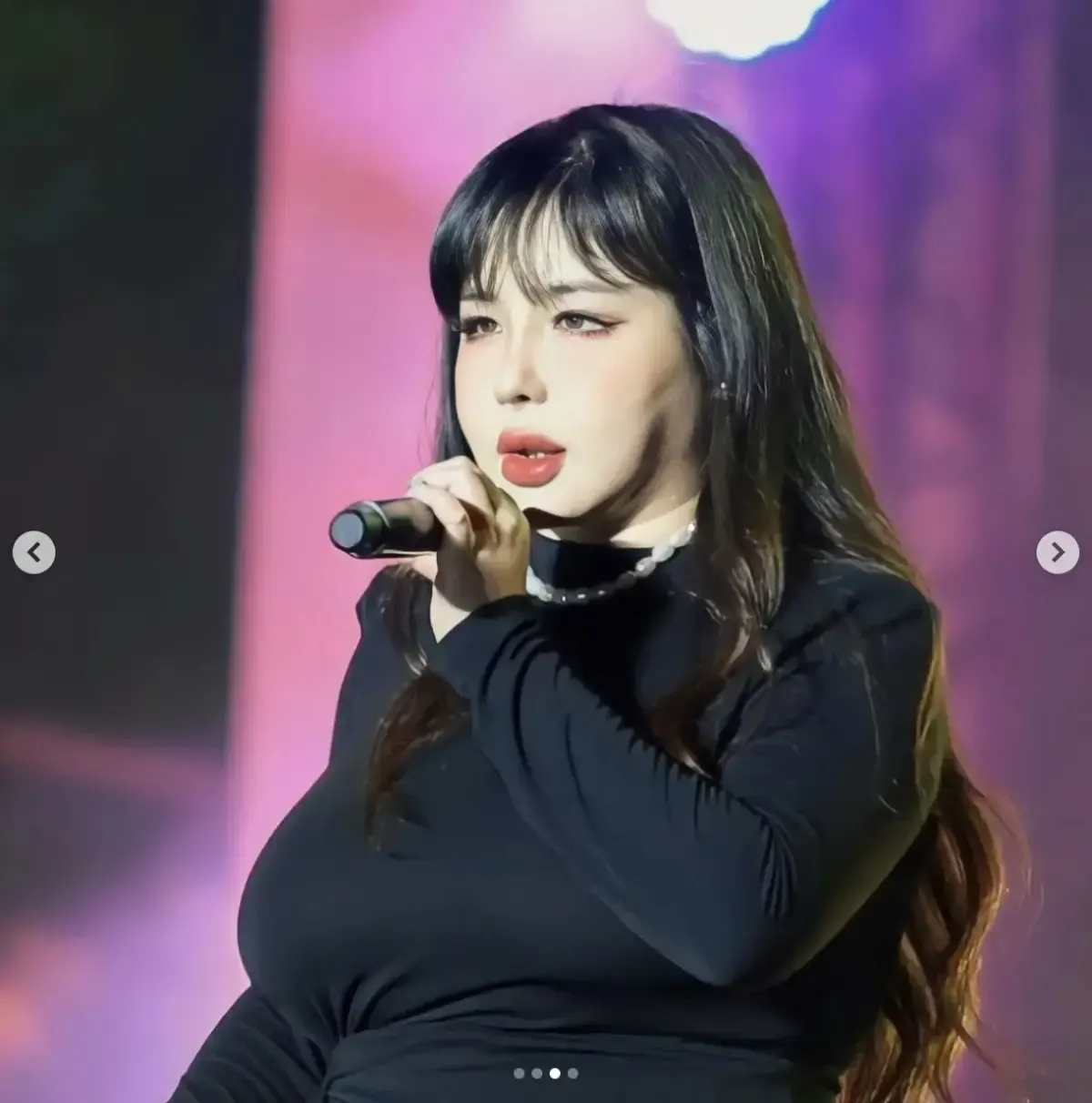 Lirik Lagu Holding The End Of This Night Oleh Park Bom (Sumber : Pinterest)